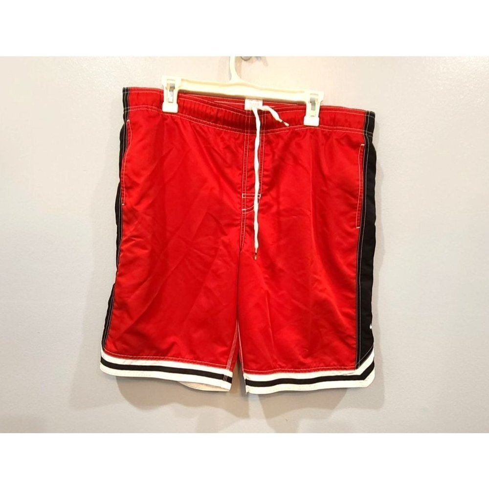 Nike Swim Trunks Men's Medium M Red Black Above Knee Swimsuit Sporty Vintage